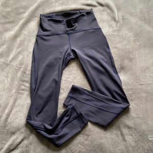 “Sale!!”Lululemon Leggings with Mesh inserts